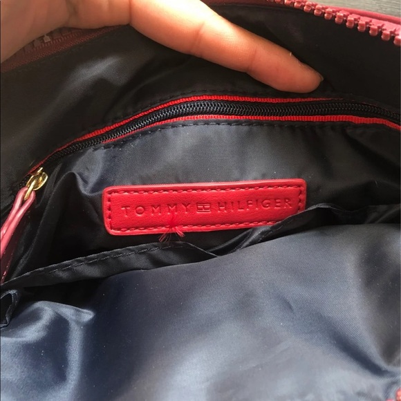 NWT - Tommy Hilfiger® - Kylee II East/West Crossbody - Picture 4 of 8